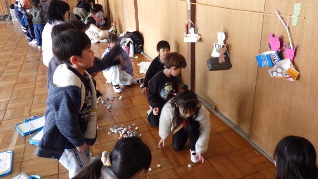 シーソーたまいれ